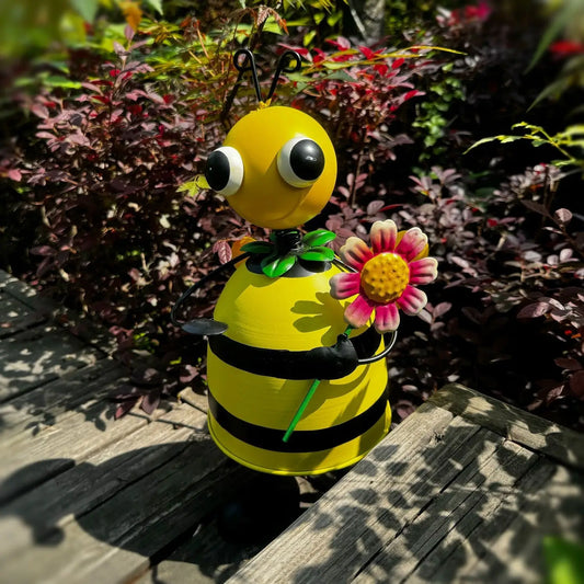 Metal Bee Garden Statue & Outdoor Figurine
